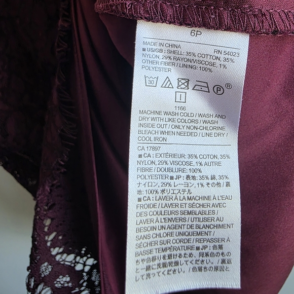 Banana Republic - Deep Red Lace Midi Dress - Size 6P - Picture 4 of 6
